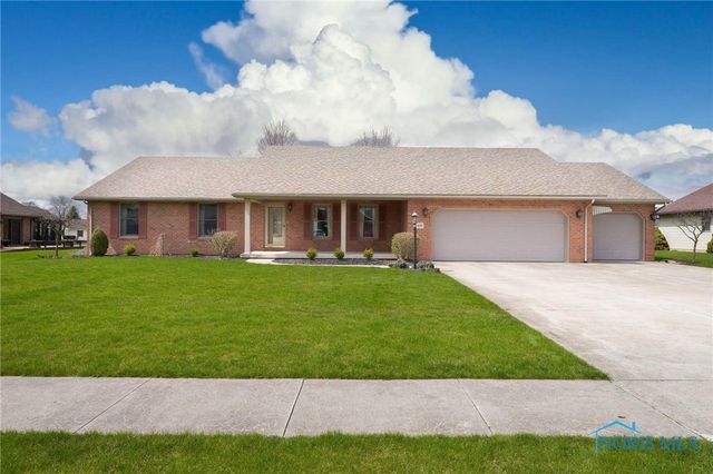 828 Bitterbrush Ln, Findlay, OH 45840