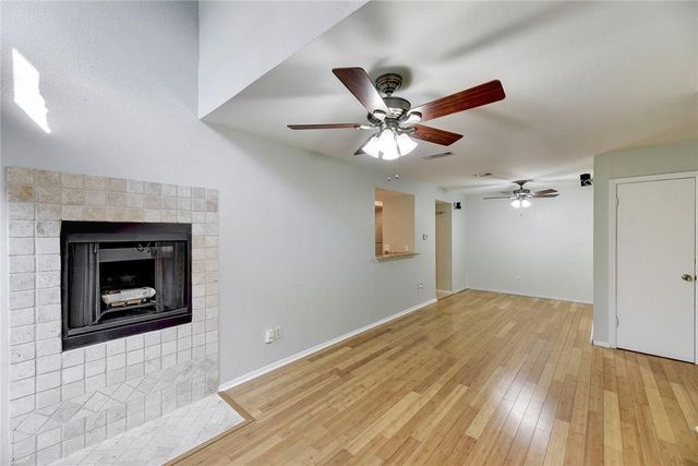 3627 Menchaca Rd #215, Austin, TX 78704
