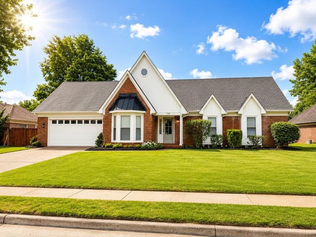 748 Cairn Creek Dr, Cordova, TN 38018