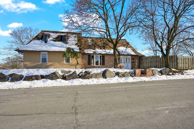 50 E  3rd St, Red Hill, PA 18076