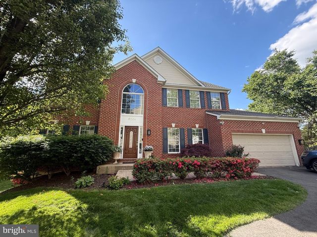 6704 Mossy Bank Ln, Centreville, VA 20121