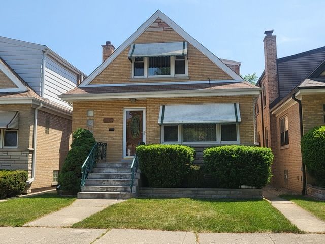 5553 N  Major Ave, Chicago, IL 60630