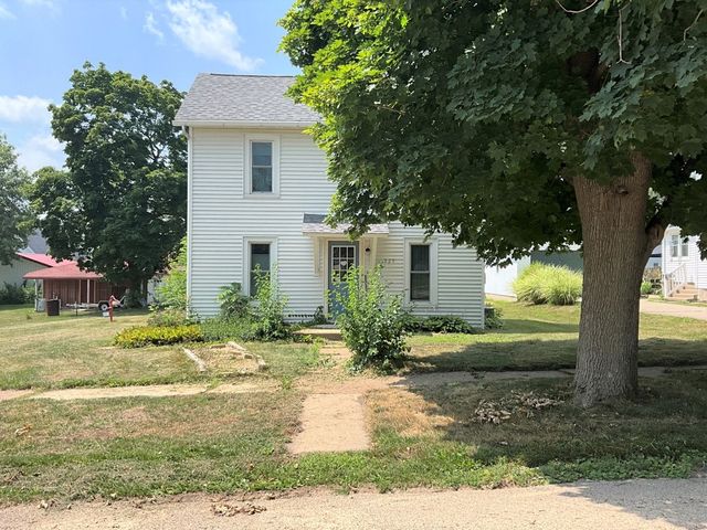 225 3rd Ave N, Oxford Junction, IA 52323