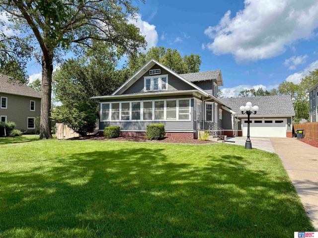 54 Lincoln St, Seward, NE 68434