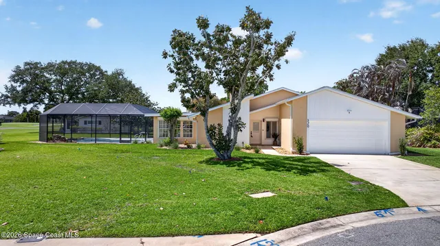 320 Olympia Ct, Melbourne, FL 32940