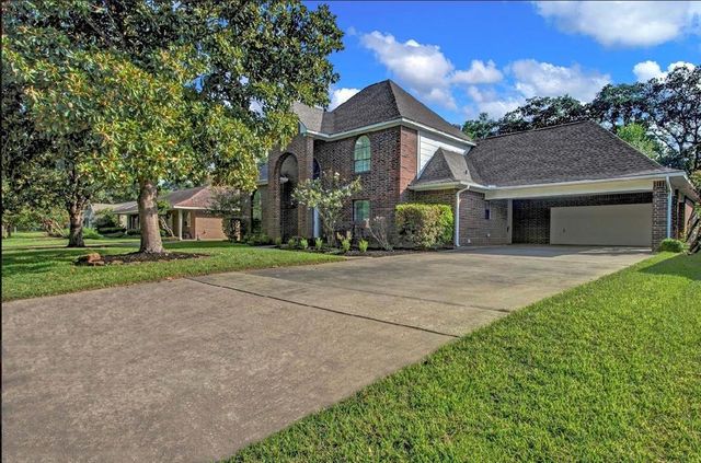 611 N  Hickory St, Tomball, TX 77375