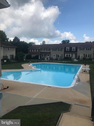 114 Dew Drop Ct, York, PA 17403