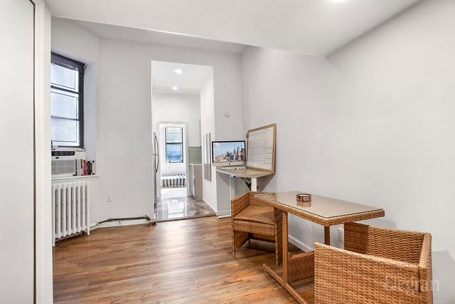 264 W  22nd St #4, New York, NY 10011