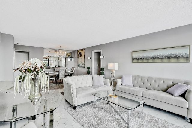 3701 N  Country Club Dr #605, Aventura, FL 33180