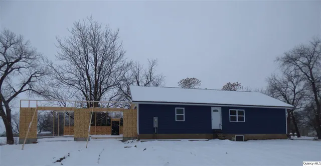 303 E  Morgan St, Clayton, IL 62324