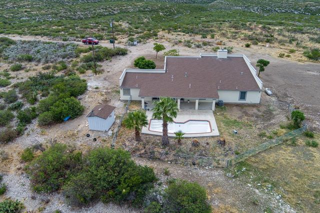 530 Wildwest Dr, Comstock, TX 78837