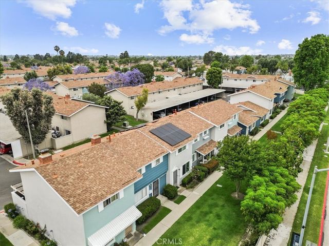 19880 Berkshire Ln, Huntington Beach, CA 92646