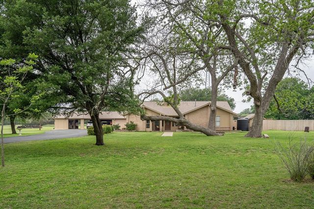 7981 Old 195, Florence, TX 76527