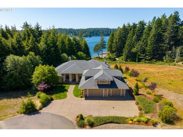 83580 Sauter Dr, Florence, OR 97439