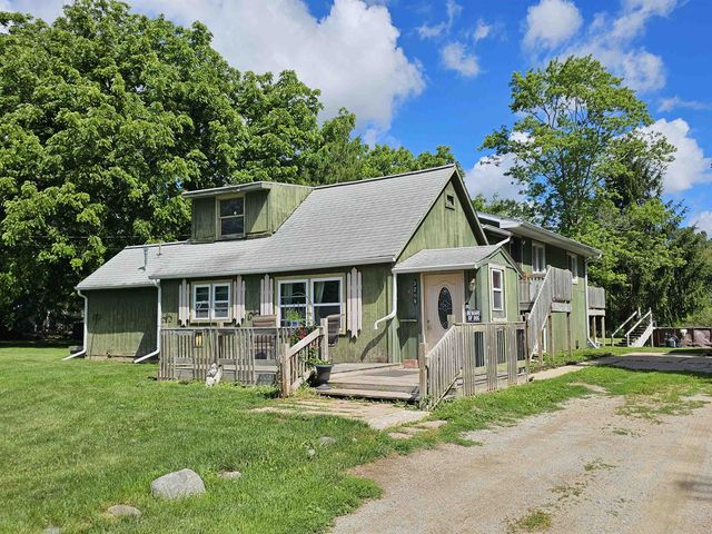 3208 Bath Rd, Perry, MI 48872