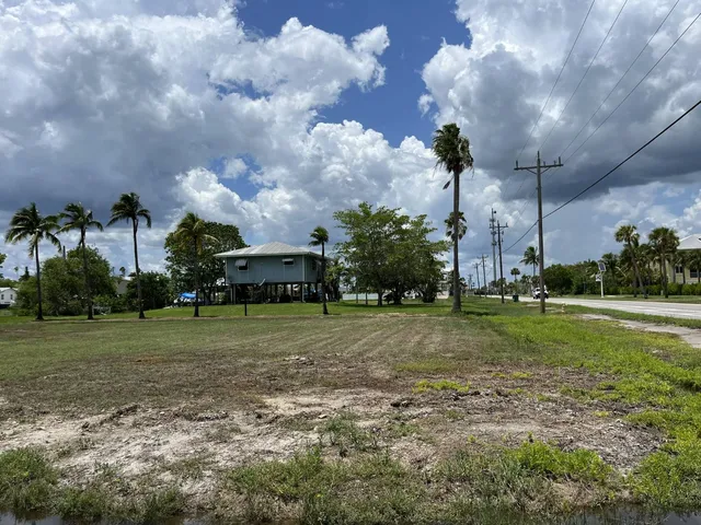310 Copeland Ave N, Everglades City, FL 34139