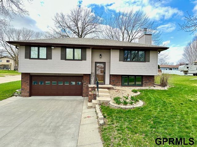 1203 M St, Fairbury, NE 68352