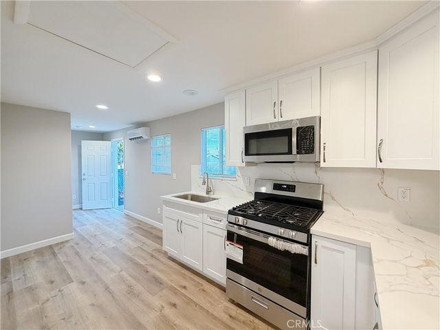 516 E  D St #B, Ontario, CA 91764