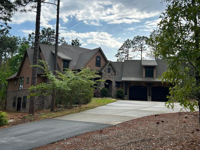 7 Woodhaven Ct, Southern Pines, NC 28387