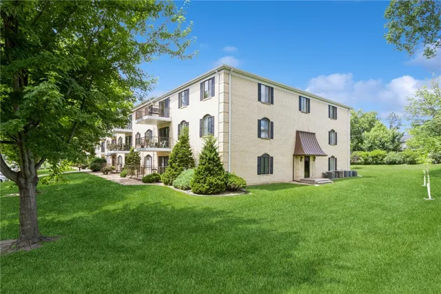 2135 1st Ave  SE #217, Cedar Rapids, IA 52402