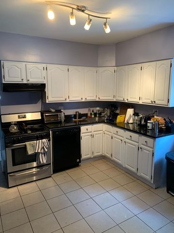 1215 W  Melrose St #1F, Chicago, IL 60657