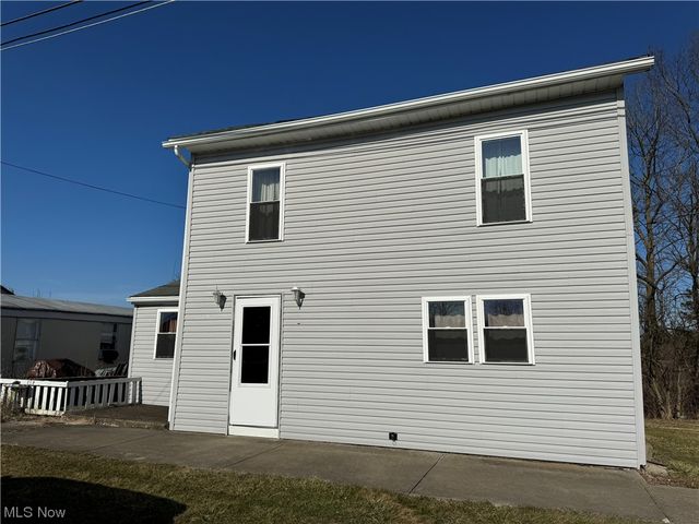 98 High St, Smithfield, OH 43948