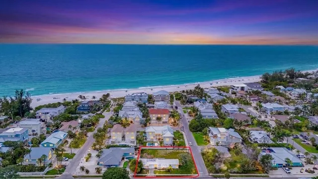 121 48th St #1, Bradenton Beach, FL 34217