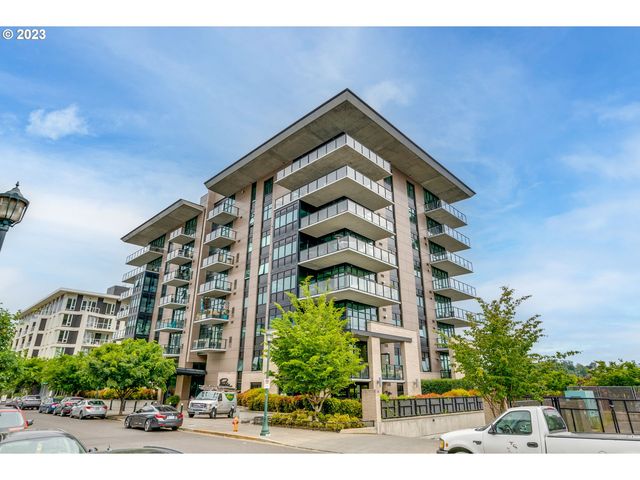 1830 NW Riverscape St #100, Portland, OR 97209