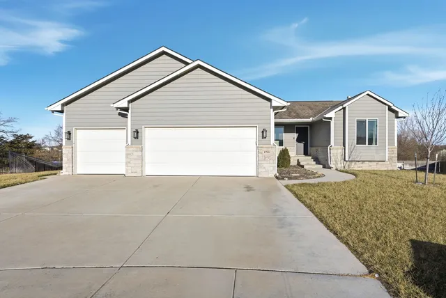 1711 S  Bedford St, Wichita, KS 67207