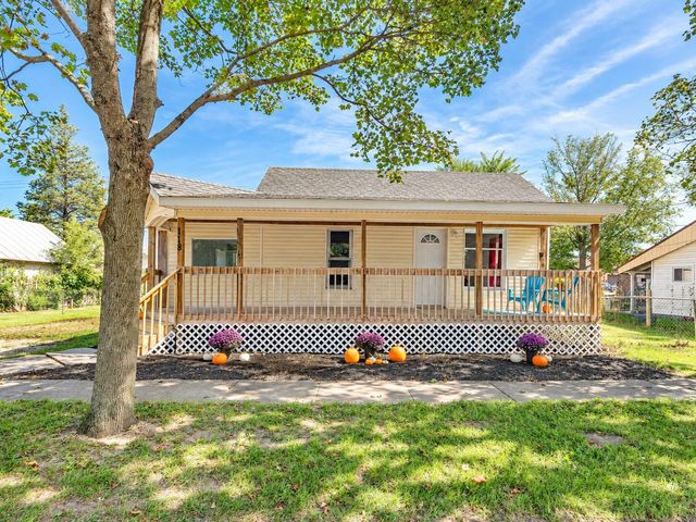 118 West St, Lawton, MI 49065