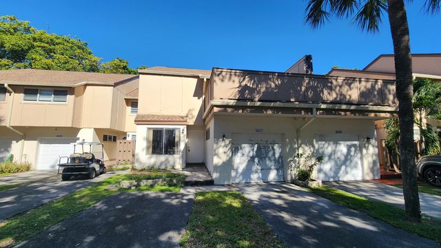 8227 NW 8th St #9, Fort Lauderdale, FL 33324