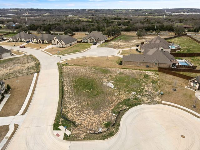 101 Yale Ct, Weatherford, TX 76088
