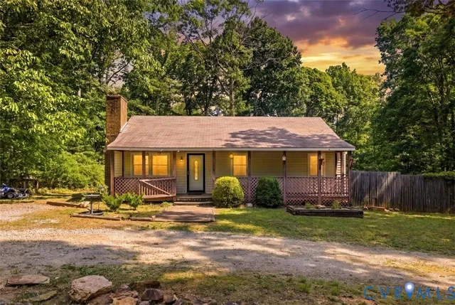 2726 Daphne Ln, Powhatan, VA 23139