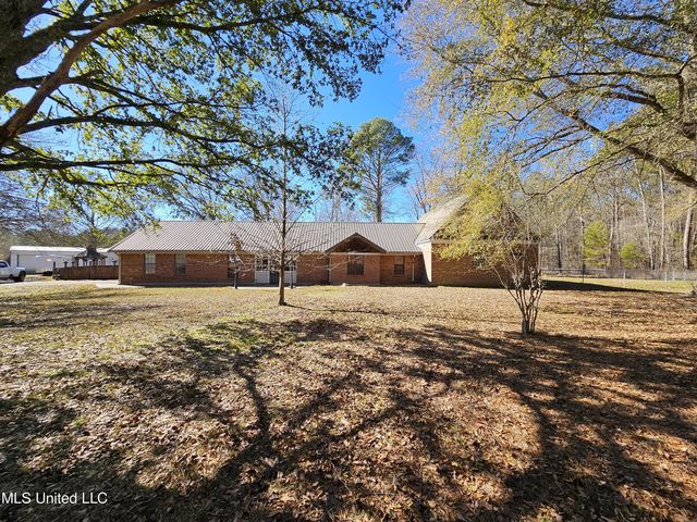 5018 Old Hillsboro Rd, Forest, MS 39074