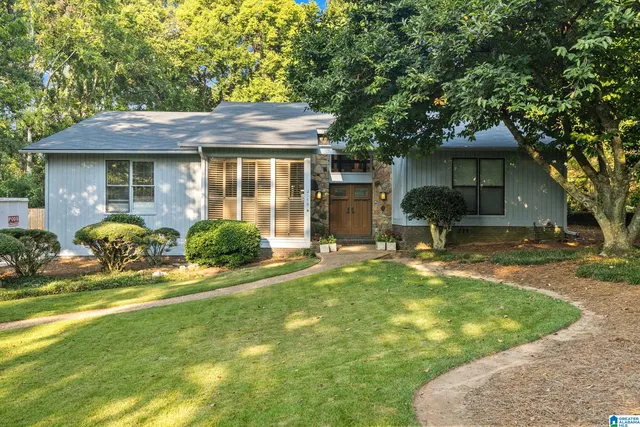 2148 Brookdale Ln, Vestavia, AL 35216