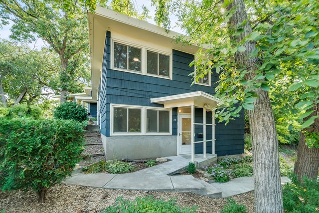 19 Barton Ave SE, Minneapolis, MN 55414