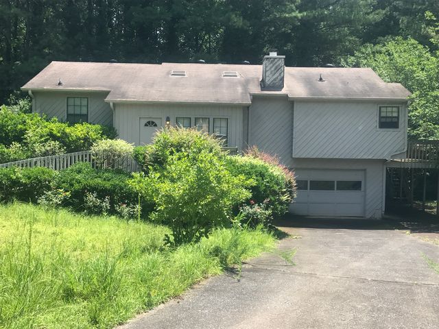 808 Emerald Dr, Powder Springs, GA 30127