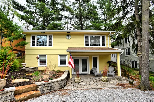 31 S  Lake Shore County Rd, Beverly Shores, IN 46301