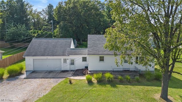 15874 Howe Rd, Strongsville, OH 44136