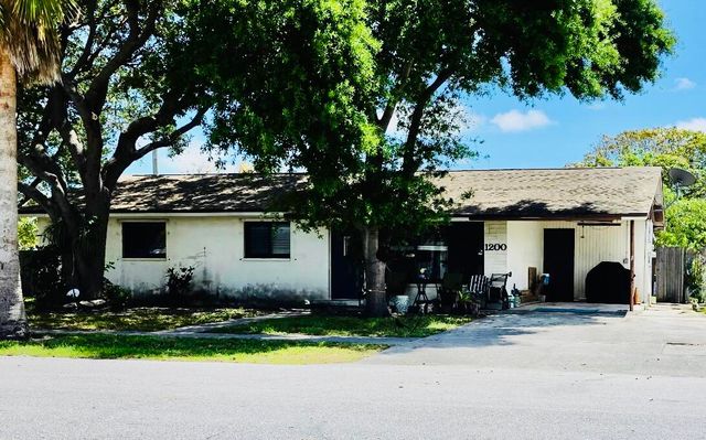 1200 W Broward Street, Lantana, FL 33462