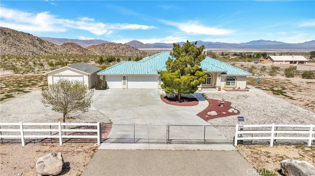 32332 Agate Rd, Lucerne Valley, CA 92356