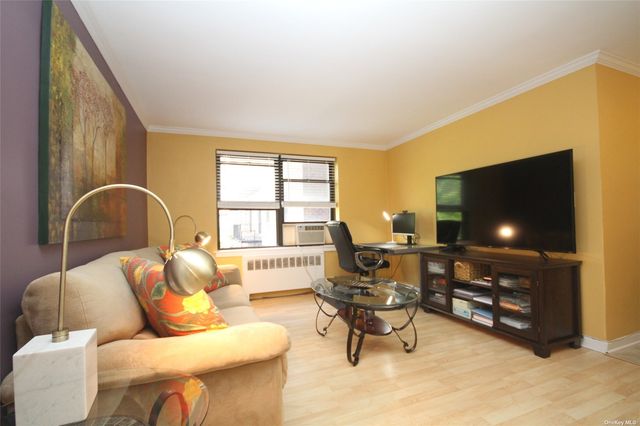 52-30 65th Place UNIT 1F, Queens, NY 11378