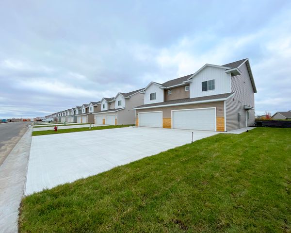 2325 Excel Dr, Mankato, MN 56001