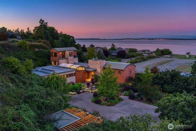 537 Jackson Street, Port Townsend, WA 98368