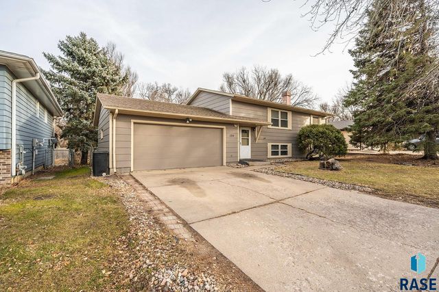 1204 N  Lowell Ave, Sioux Falls, SD 57103