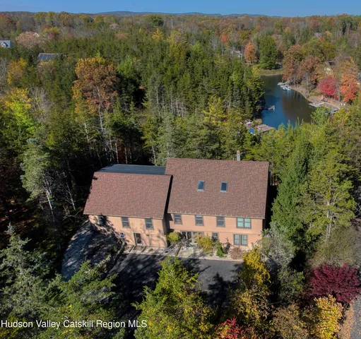 2 Superstitious Drive, Coxsackie, NY 12015