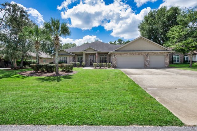 2932 Pga Blvd, Navarre, FL 32566