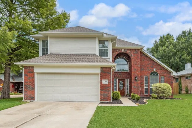 1305 Meadowbrook Dr, McKinney, TX 75069