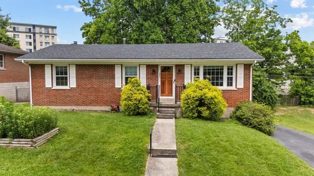 3841 Walhampton Dr, Lexington, KY 40517