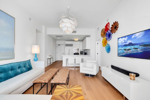 6799 Collins Ave #412, Miami Beach, FL 33141